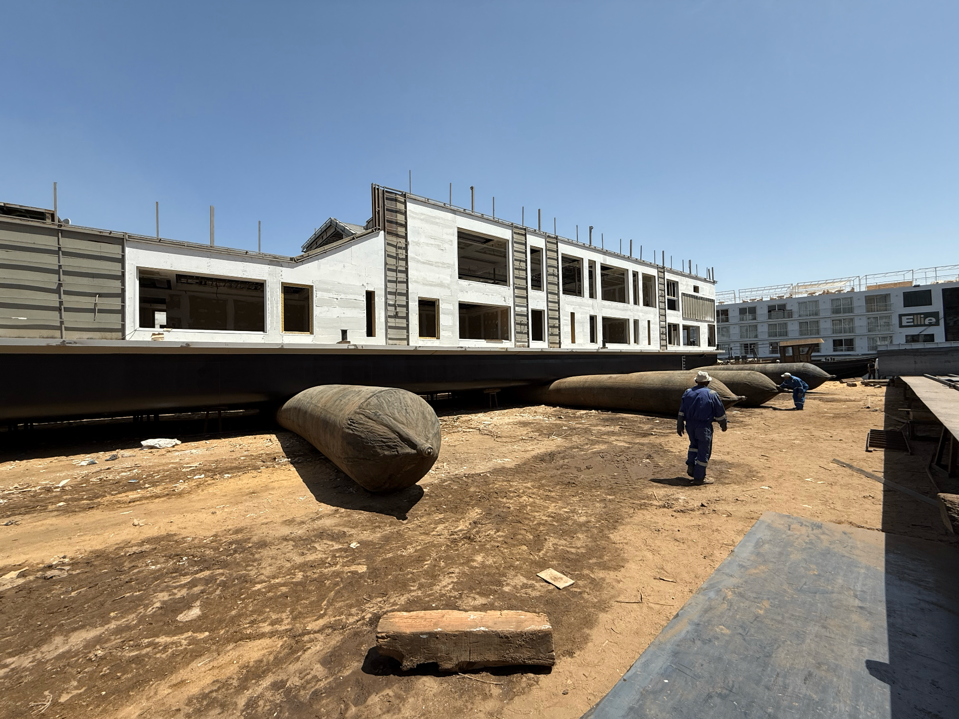 Giza Shipyard Airbag Lift